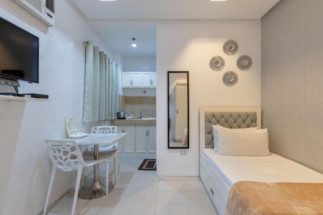 Baymont Suites & Residences Paranaque City Exterior foto